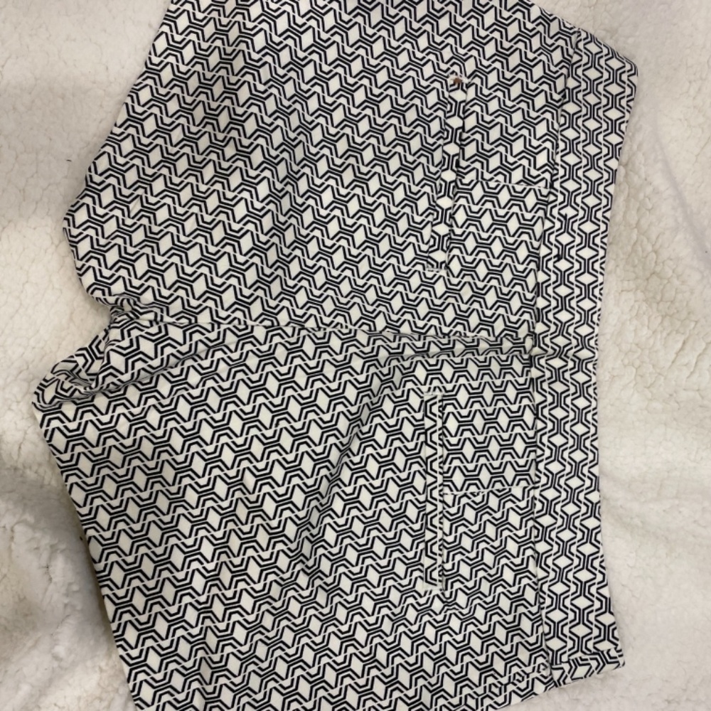 Shorts - Picture 2 of 4